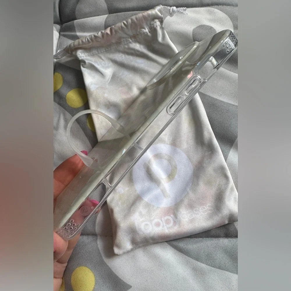 Loopy White Opal Shell iPhone 15 Pro Max phone case - Picture 3 of 4